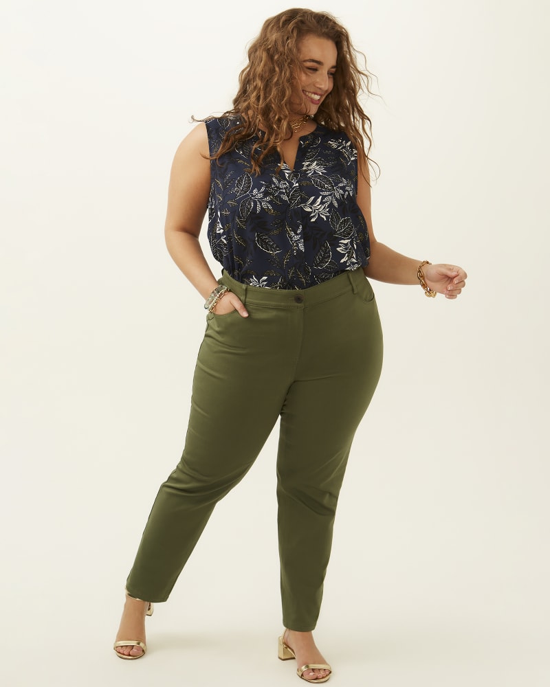 Plus size model with apple body shape wearing Paris Cropped Pant by Ryan Wylde | Dia&Co | dia_product_style_image_id:196896